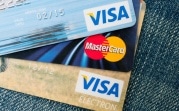 Из-за санкций в России могут отключить платежные системы Visa и MasterCard