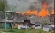 В Донском загорелись сараи