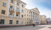 Глава администрации Новомосковска за год заработал больше 2,3 миллионов рублей
