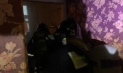 В доме в Новомосковске загорелся мусор: 3 туляков спасены
