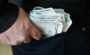 В Тульской области мужчина украл деньги из холодильника знакомой