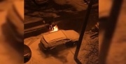 В Новомосковске, идущая по улице девушка, потушила горящий внедорожник