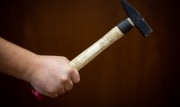В Донском пьяный мужчина ударил сожительницу молотком по голове