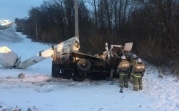 Жесткое ДТП на трассе М-4: автовышка влетела в стоящий грузовик