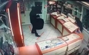 В Узловой двое налетчиков за минуту обчистили ювелирный магазин