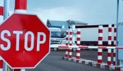 Запрет на выезд за рубеж вынудил жителя Тульской области погасить кредитные долги