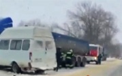 В Новомосковске маршрутка столкнулась с самосвалом: есть пострадавшие