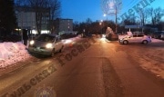 В Новомосковске в столкновении Volkswagen и Nissan пострадала 15-летняя девочка