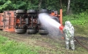 В Новомосковском районе перевернулась автоцистерна с топливом