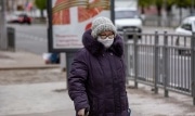 Привитым россиянам не нужно соблюдать изоляцию при контакте с ковидными больными