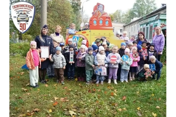 Автоинспекторы Новомосковска провели урок безопасности для дошколят