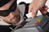 Житель Новомосковска обокрал собутыльницу, списав с ее карты 8500 рублей