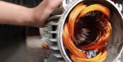Новомосковцы похитили асинхронный двигатель из гаража института