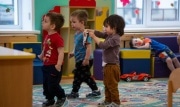 Как пройдут утренники в честь 8 Марта в тульских детских садах