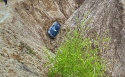 В Кондуках автомобиль сорвался с обрыва: пострадали два человека