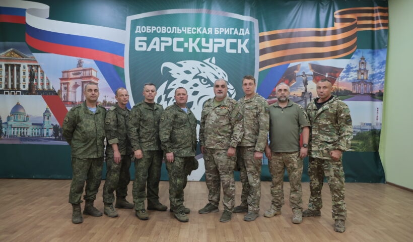 Губернатор Тульской области Дмитрий Миляев наградил бойцов курского «БАРСа»