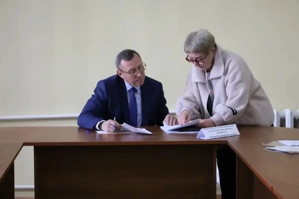 Открытый диалог с жителями: Владимир Токарев провел личный приём граждан