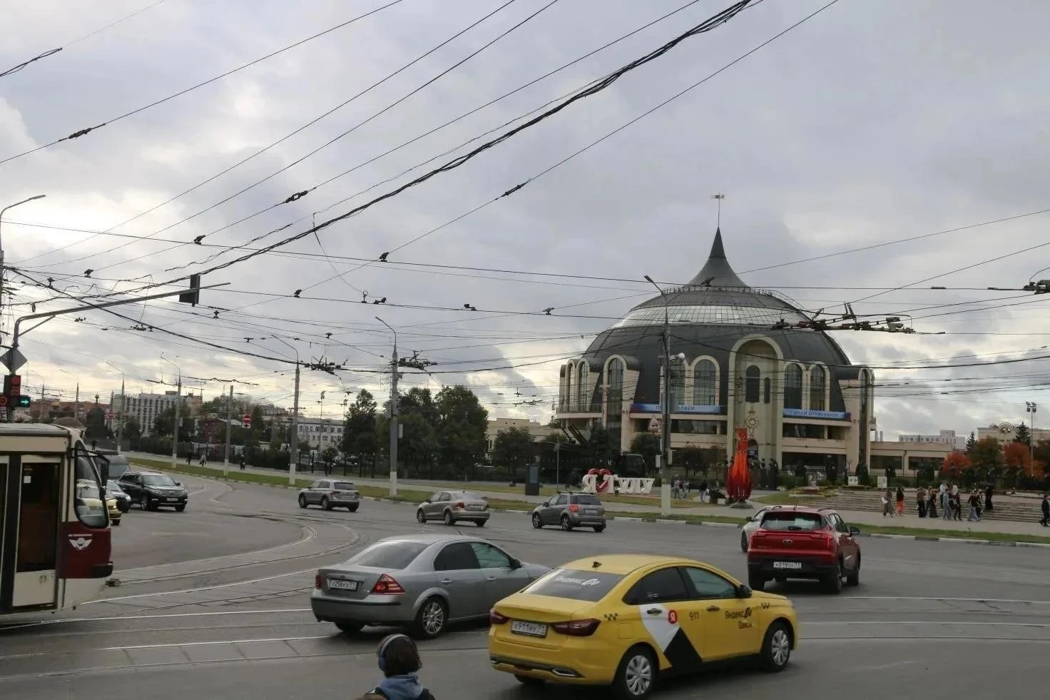 В Туле продолжается благоустройство территории