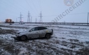 На трассе под Богородицком Hyundai врезался в отбойник и Renault: пострадали три человека