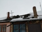 В жилом доме Богородицка от снега провалилась кровля