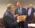 Глава МИД Сергей Лавров в ООН подарил тульский пряник премьеру Сент-Винсента и Гренадин