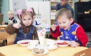 В школах и детсадах отменены антиковидные ограничения