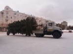 На центральной площади устанавливают главную новогоднюю елку