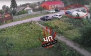 Утренний гонщик в Новомосковске влетел в припаркованные машины: видео