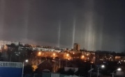 В канун Рождества над Новомосковском сияли световые столбы