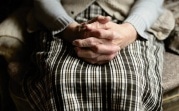 В Новомосковске сиделка обчистила 90-летнюю пенсионерку