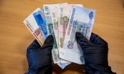 В Новомосковске охранник магазина украл деньги из кассы