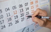 Слишком много выходных: в 2021 году в России могут сократить новогодние праздники