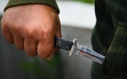Житель Новомосковска решил сделать из одежды соседа коврик для ног