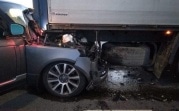 В Тульской области Range Rover влетел под грузовик