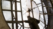 В Госдуму внесли проект о возвращении сезонного перевода времени