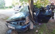 В Донском водитель «намотал» «Ладу» на дерево и погиб