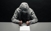 В Новомосковске полицейские раскрыли две квартирные кражи в двух соседних домах
