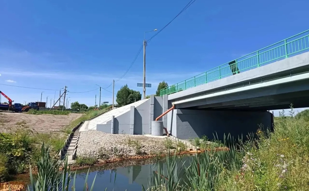 В Новомосковском районе после ремонта открыли движение по мосту через реку Ольховку