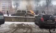 В Новомосковске загорелся минивен
