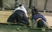 В Тульской области на подпольном заводе мигранты делали энергетики