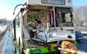 ДТП с автобусом под Тулой: к аварии привели разбросанные на дороге поддоны