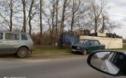 Под Новомосковском перевернулась фура с тушами свиней
