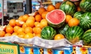 Роспотребнадзор нашел грубые нарушения в точках продаж овощей и фруктов в Новомосковске