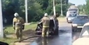 В Донском прямо на дороге загорелась машина