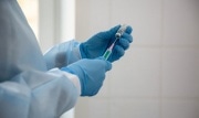 Стали известны причины для медотвода от вакцинации