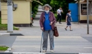 Тулякам старше 65 лет рекомендовано ограничить число контактов с окружающими и оставаться дома