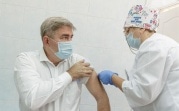 Министр здравоохранения Тульской области и глава Роспотребнадзора привились от гриппа