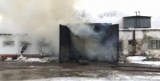 Полыхавший в Новомосковске склад с бумагой попал на видео