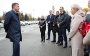 Алексей Дюмин передал 91 автомобиль медработникам