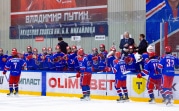 «АКМ-Новомосковск» одержал первую победу на домашнем льду